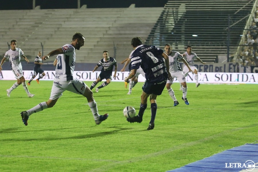 AMISTOSO CON QUILMES A LA VISTA